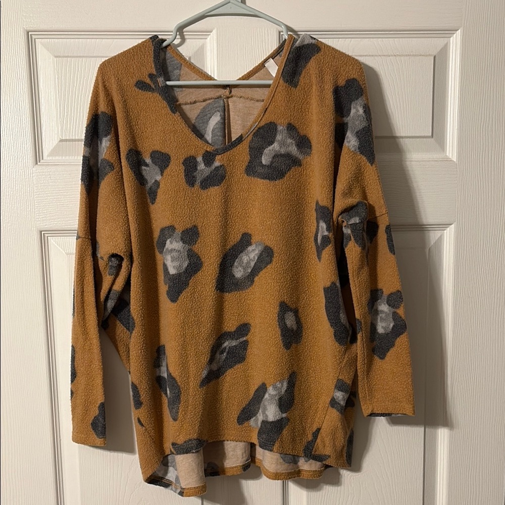 Stylish Off-the-Shoulder Sweater in Brown and Gray